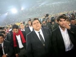 Reviva la reinauguraci�n del Estadio Nacional y el homenaje a la selecci�n